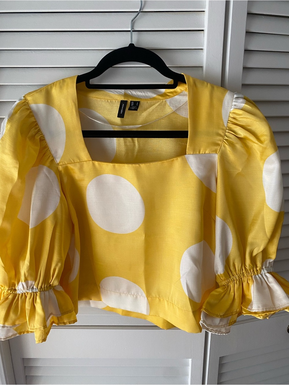 Vero Moda Yellow & White Polka Dot Puff Sleeve Crop Top - Picture 2 of 6